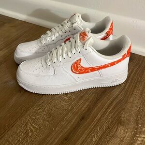 white and orange air forces